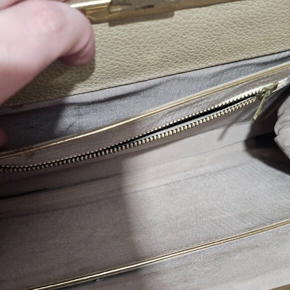 Vintage Floral Needlepoint Handbag Metal Frame Elegant Unique Granny 1960s - Picture 14 of 16